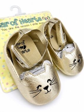 Gold Cat Face Mary Jane - baby Girls
Shoes 3-6 months